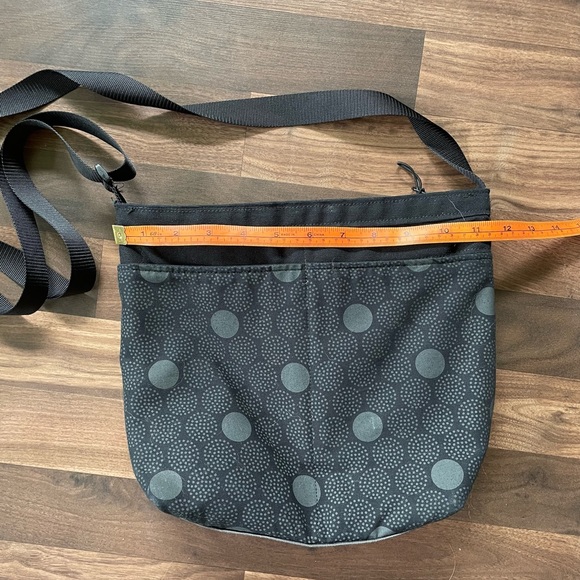 Travel Crossbody tote - Picture 8 of 8